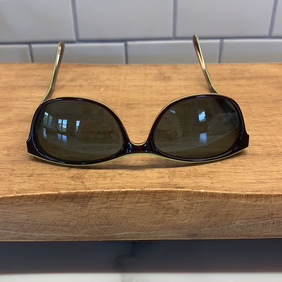 Humphrey’s sunglasses - Picture 7 of 7